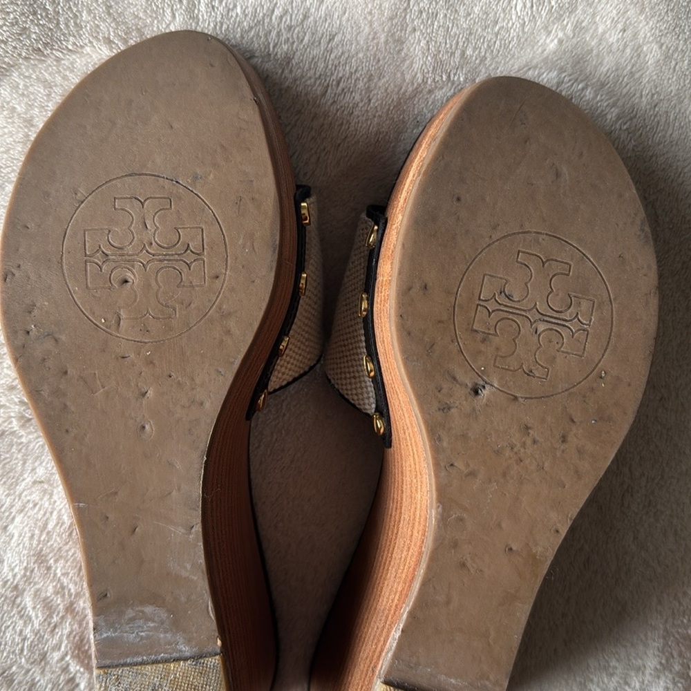 Tory Burch Black and Cream Wedge Sandals - Picture 4 of 13